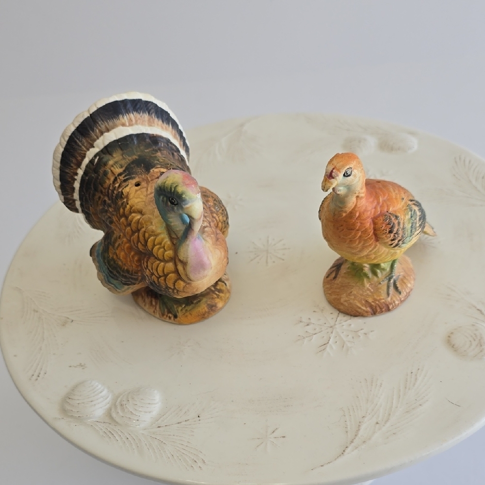 Vintage Set Of 2 Napcoware Turkey Handpainted  Ceramic Salt & Pepper Shakers